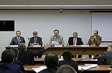 Debate antecipa polêmica sobre responsável por inquérito policial