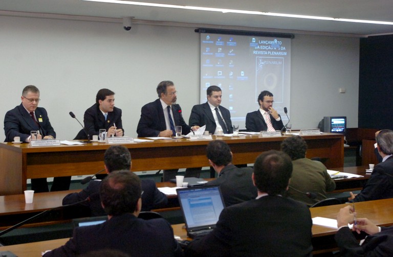 Projeto sobre crimes praticados pela internet recebe críticas