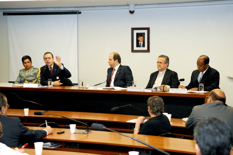 Audiência debate campanha da fraternidade deste ano