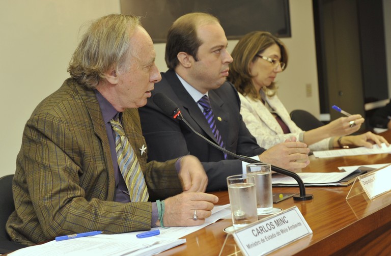 Comissão de Segurança ouve Minc sobre participação na Marcha da Maconha