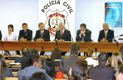 Presidente Arlindo Chinaglia faz abertura do II Fórum Nacinal sobre Papiloscopia e Institutos de Identificação do Brasil