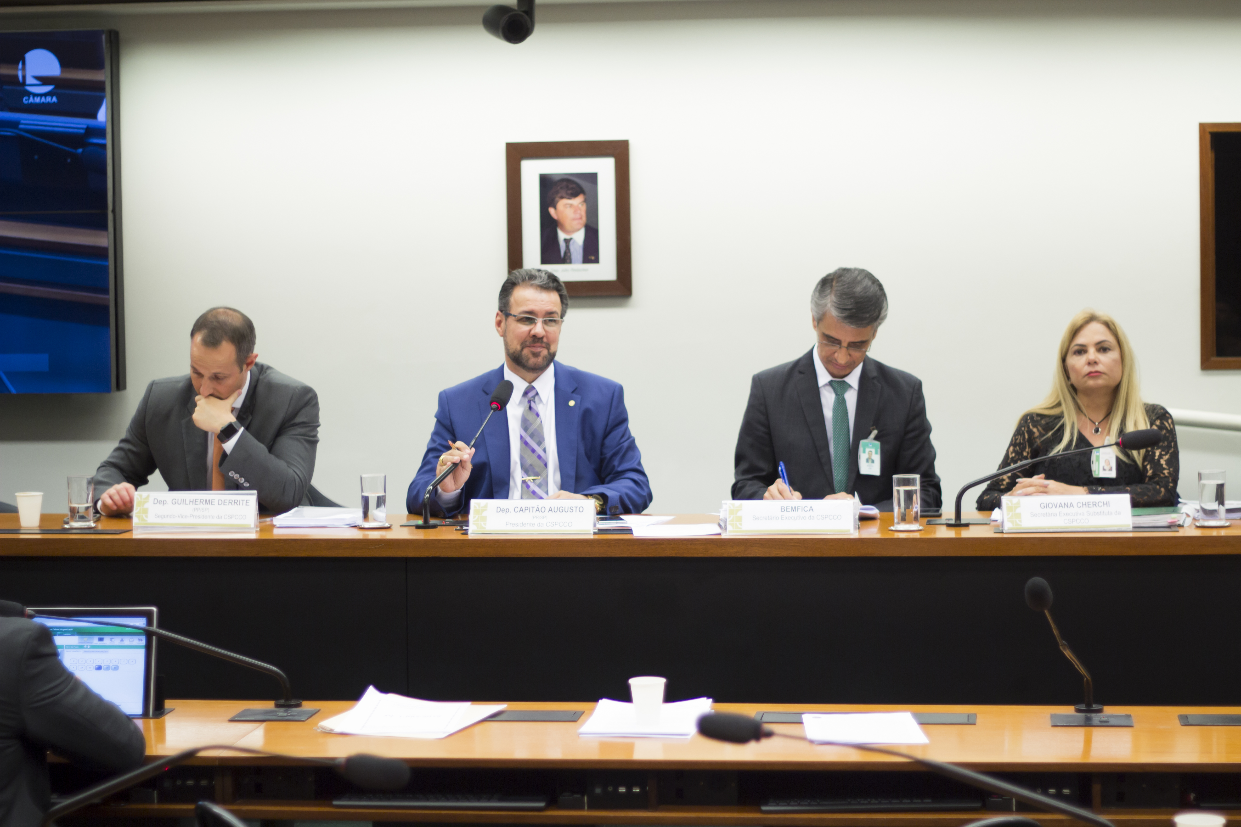 Aprovado Projeto de Lei que considera crime de terrorismo atentar contra a vida de agentes de Segurança Pública