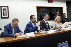 Comissão de Segurança aprova moção de aplausos aos policiais atuantes na operação de ônibus sequestrado na ponte Rio-Niterói