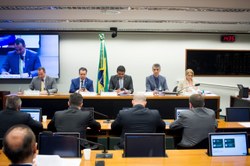 Comissão de Segurança Pública aprova convite a jornalista Glenn Greenwald