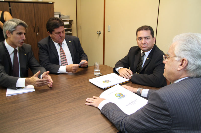 Mendonça Prado designa parlamentares para acompanhar a tragédia na escola da Zona Oeste do Rio