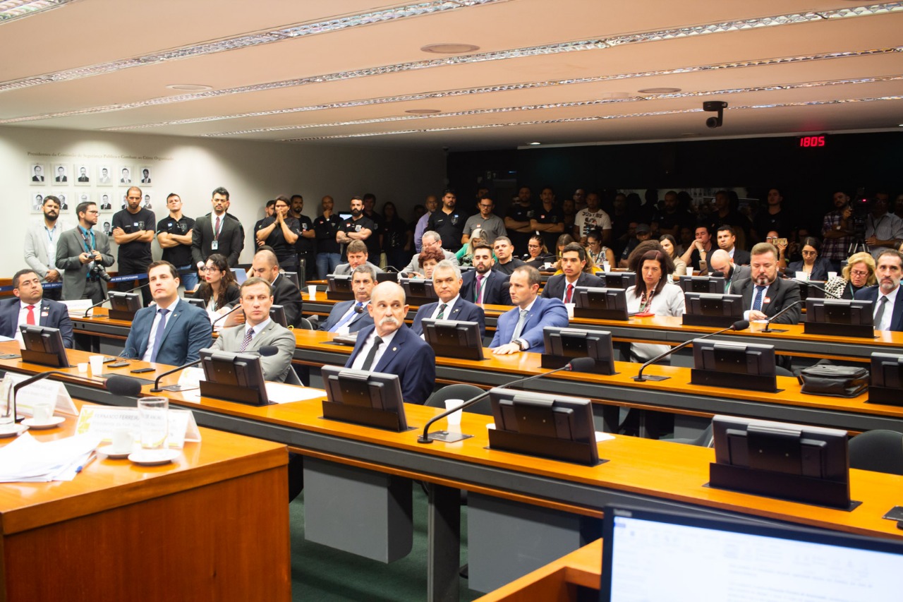 Parlamentares e especialistas debatem sistema prisional brasileiro em Audiência Pública na Câmara dos Deputados