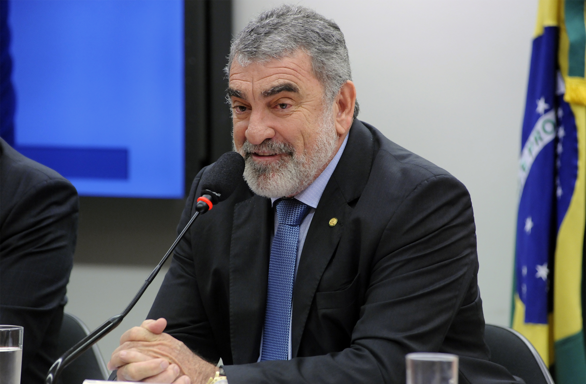 Segurança Pública aprova bloqueio de celular em presídios financiados pelo Funpen