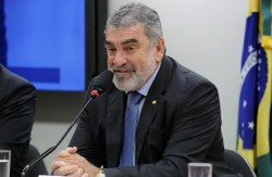 Segurança Pública aprova bloqueio de celular em presídios financiados pelo Funpen