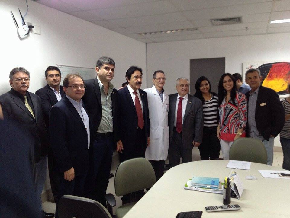 Deputados vão para o Hospital Geral de Fortaleza