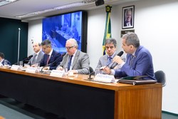 Aquisição e abastecimento de vacinas