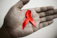 Comissão aprova ‘dezembro vermelho’ para enfrentamento ao vírus HIV