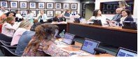 Comissão aprova projeto que condiciona pagamento do Bolsa Família a reuniões de pais com professores