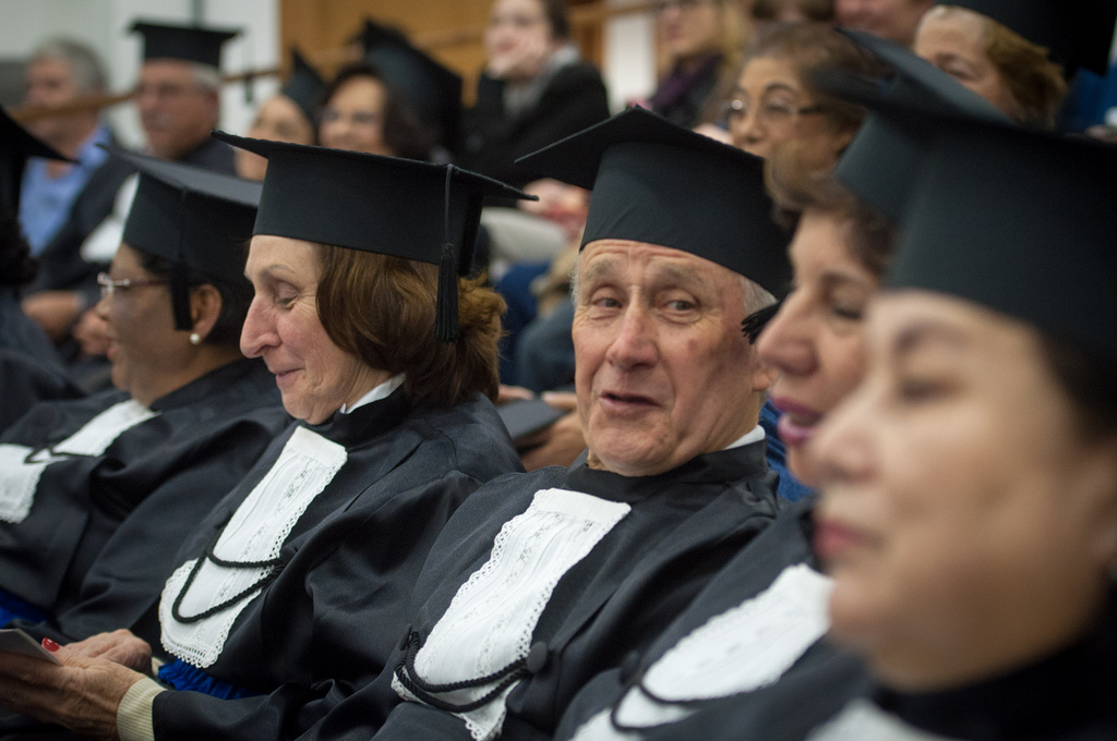 Comissão garante oferta de cursos de extensão para idosos nas universidades