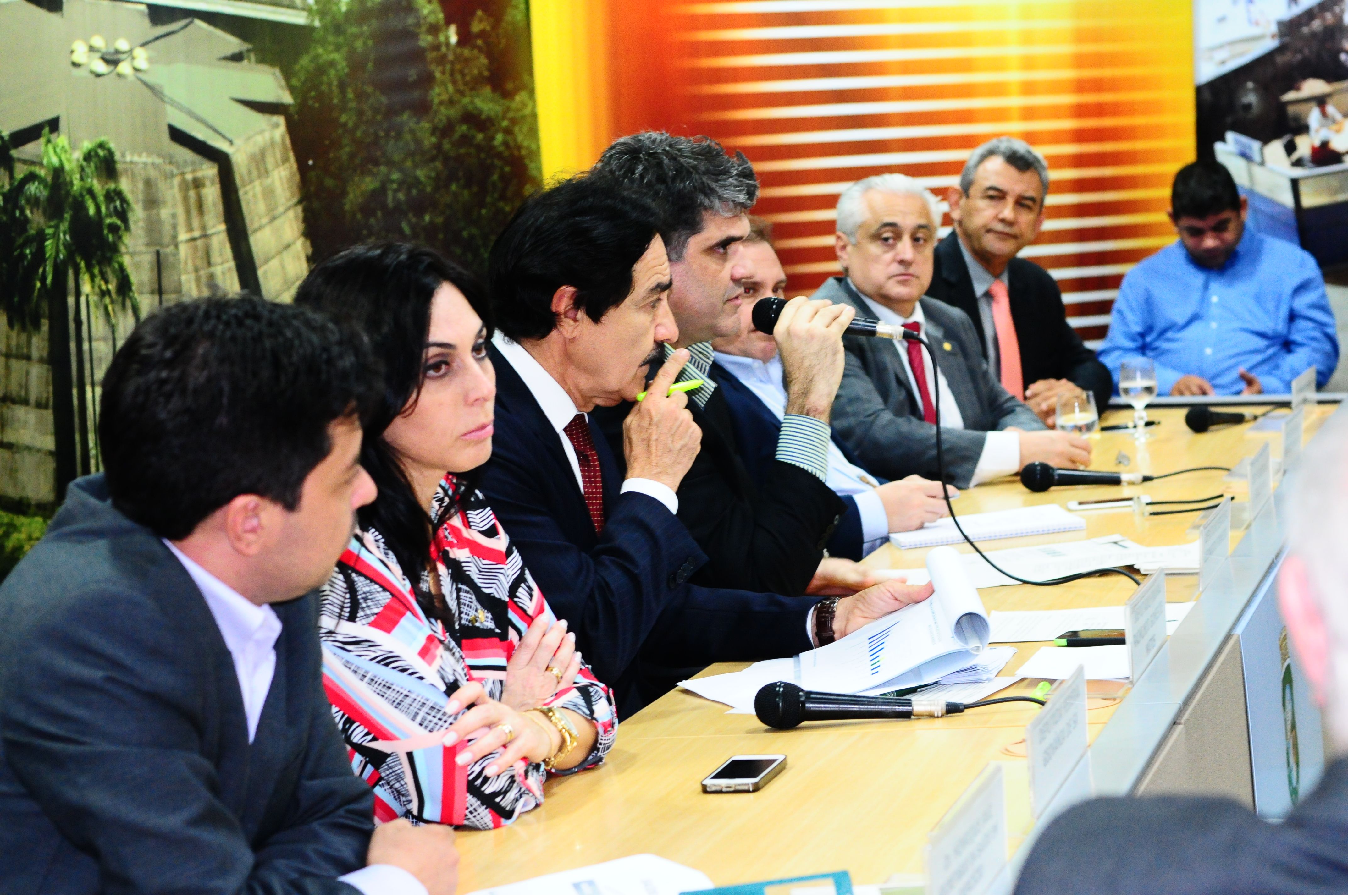 Deputados cobram soluções para problemas da saúde pública no Ceará