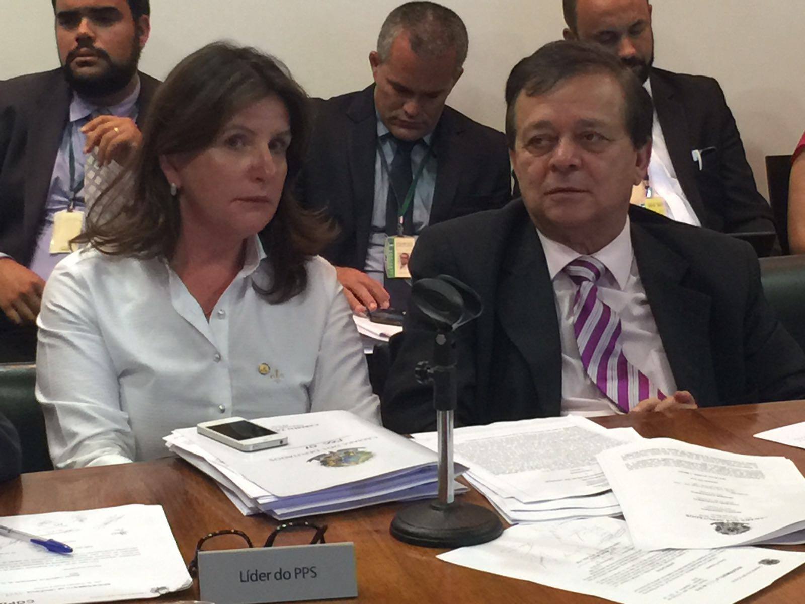 Em Colégio de Líderes, deputada defende participação do Grupo de Trabalho sobre a Fosfoetanolamina Sintética