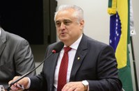 Financiamento do SUS é grande desafio, dizem debatedores