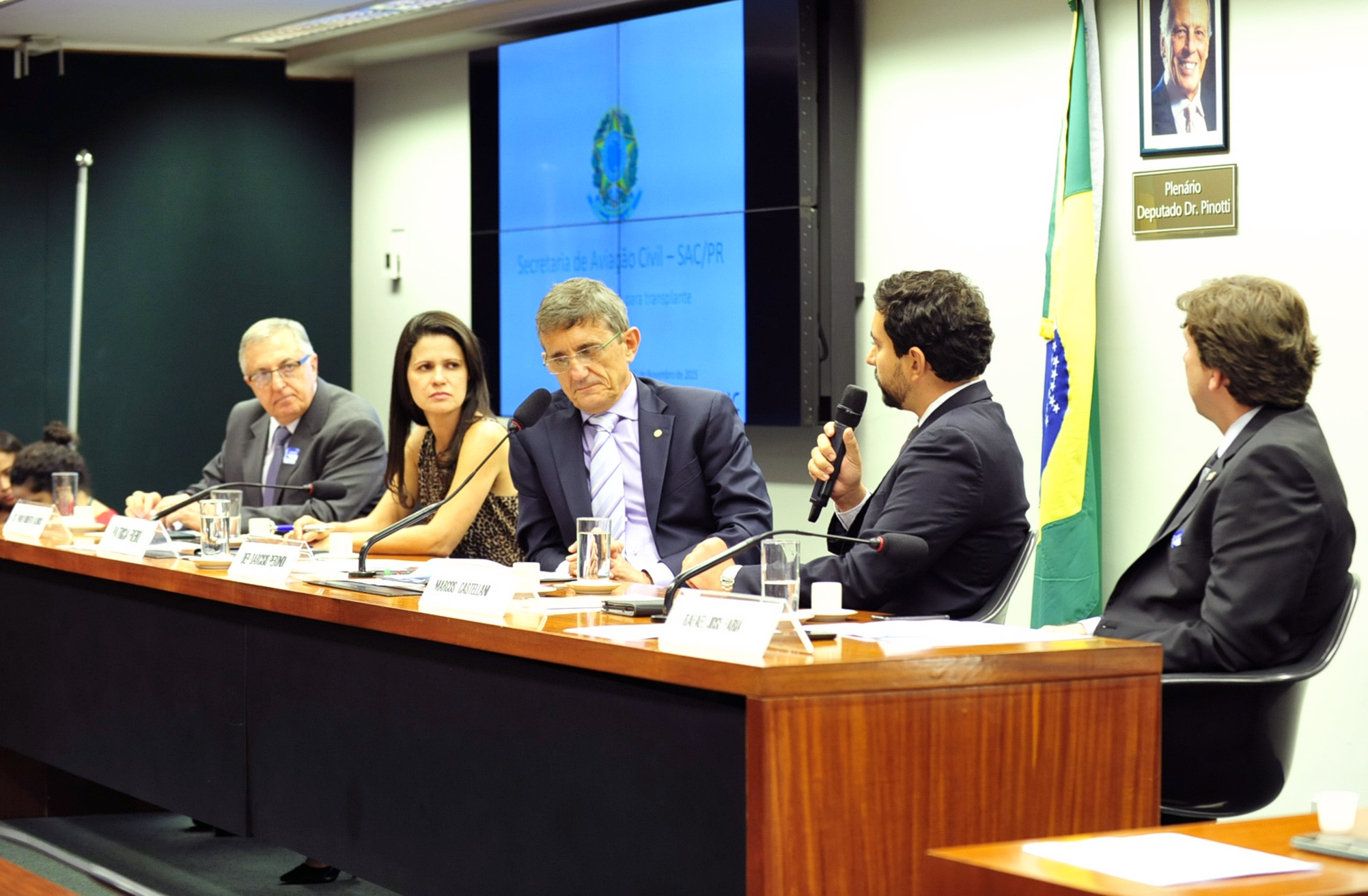 Gratuidade do translado aéreo de cadáveres exige mais estudo, dizem convidados