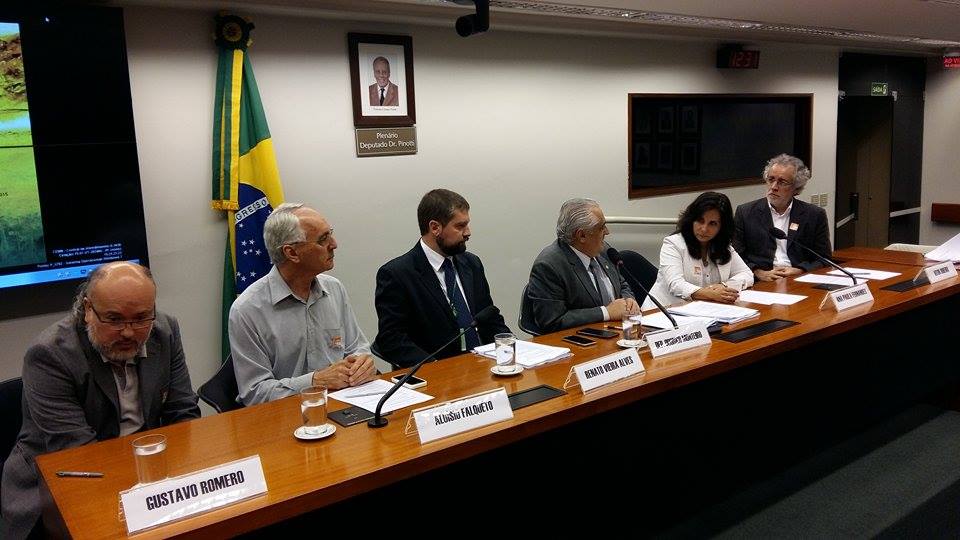 Leishmaniose: política de combate à doença leva a divergências entre convidados