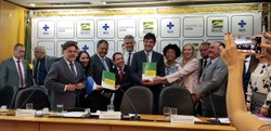 Ministro apresenta programa Médicos pelo Brasil à CSSF