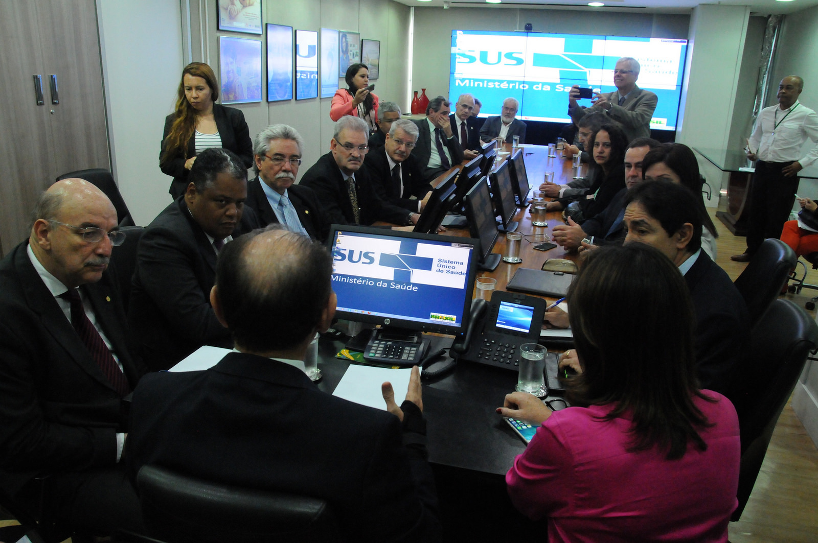 Ministro da Saúde se encontra com deputados para tratar de casos de microcefalia