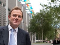 Parlamentar britânico palestra na CSSF sobre políticas contra tuberculose