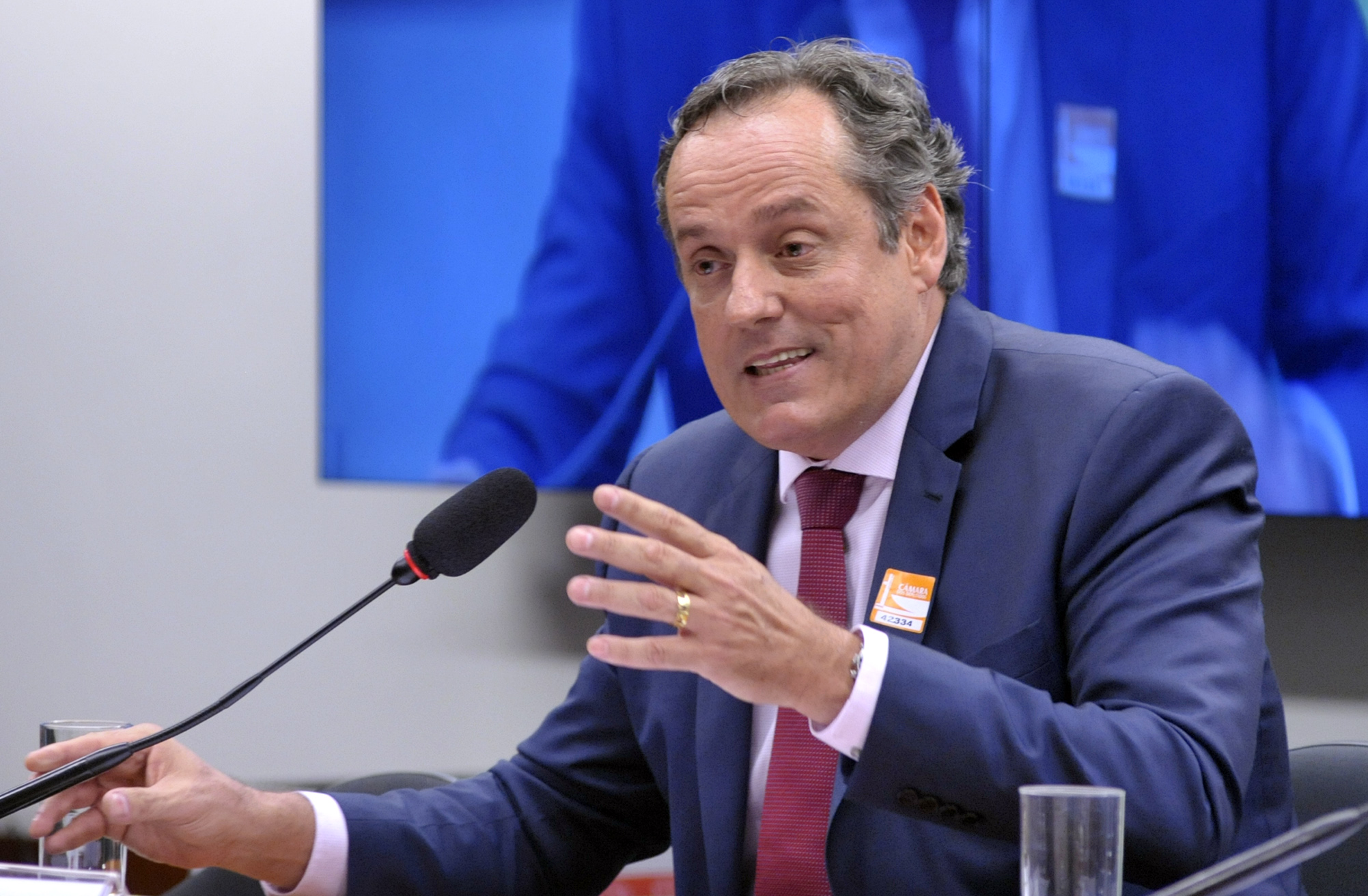 Presidente da Hemobrás promete aumento da produção de hemoderivados em cenário de crise