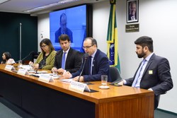 Residência médica no Brasil é debatida na Câmara