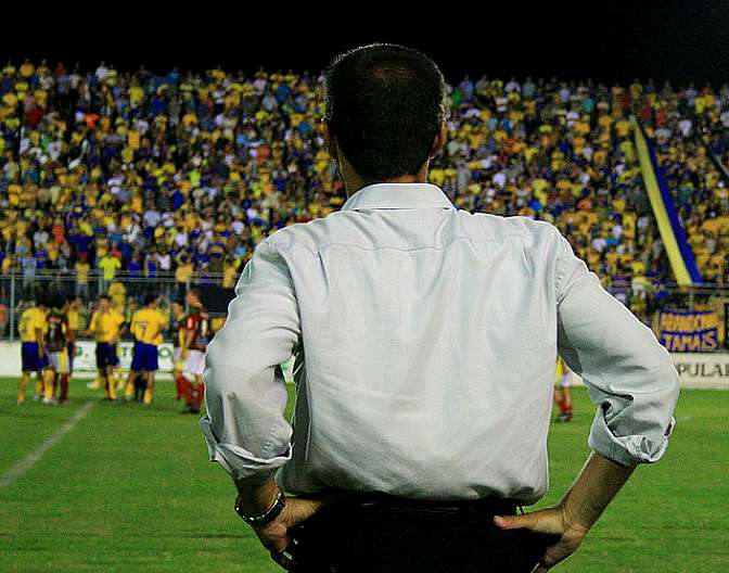 Câmara analisa novas regras de trabalho para técnicos de futebol