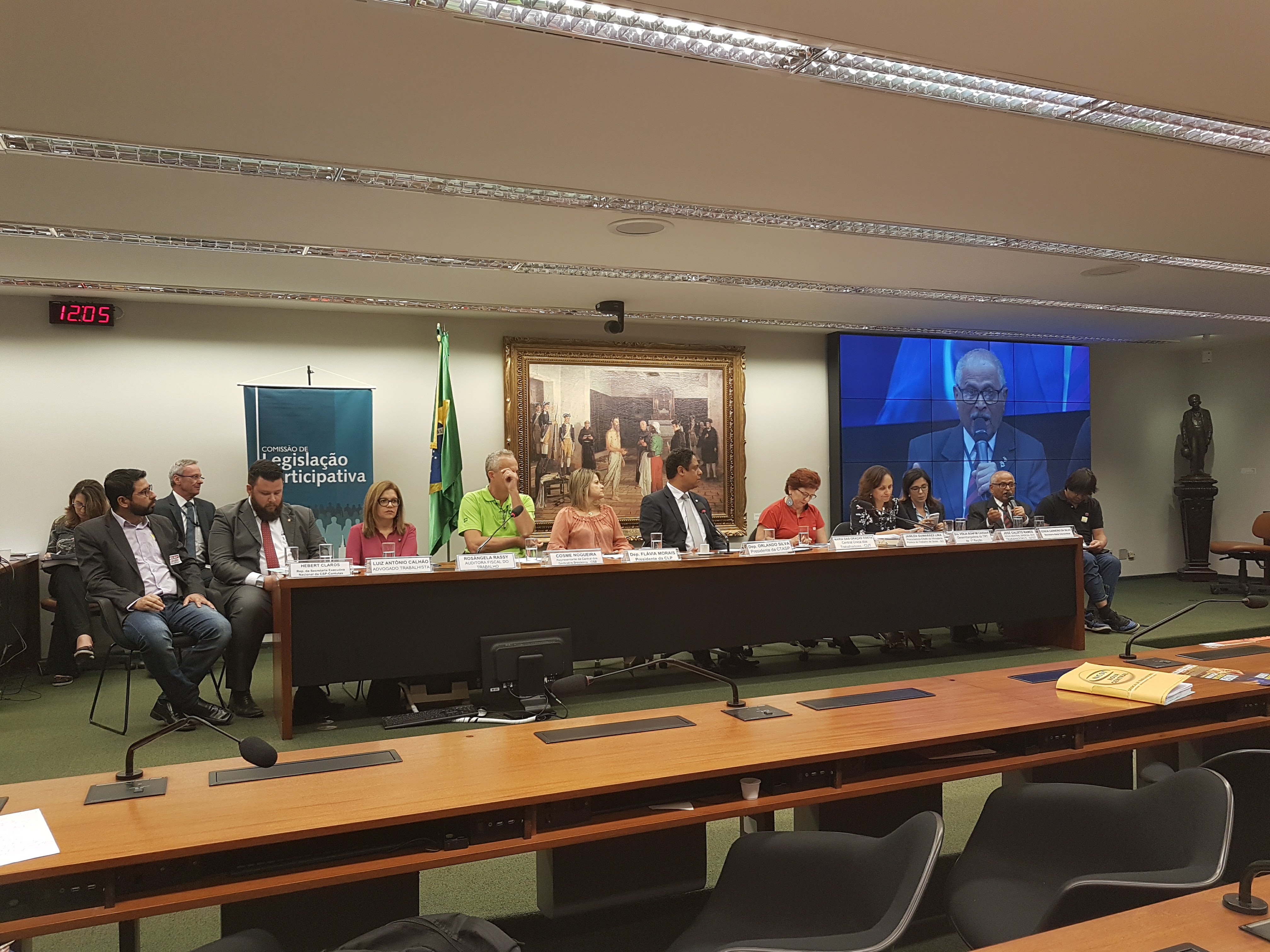 Debatedores defendem mudanças em proposta de reforma trabalhista