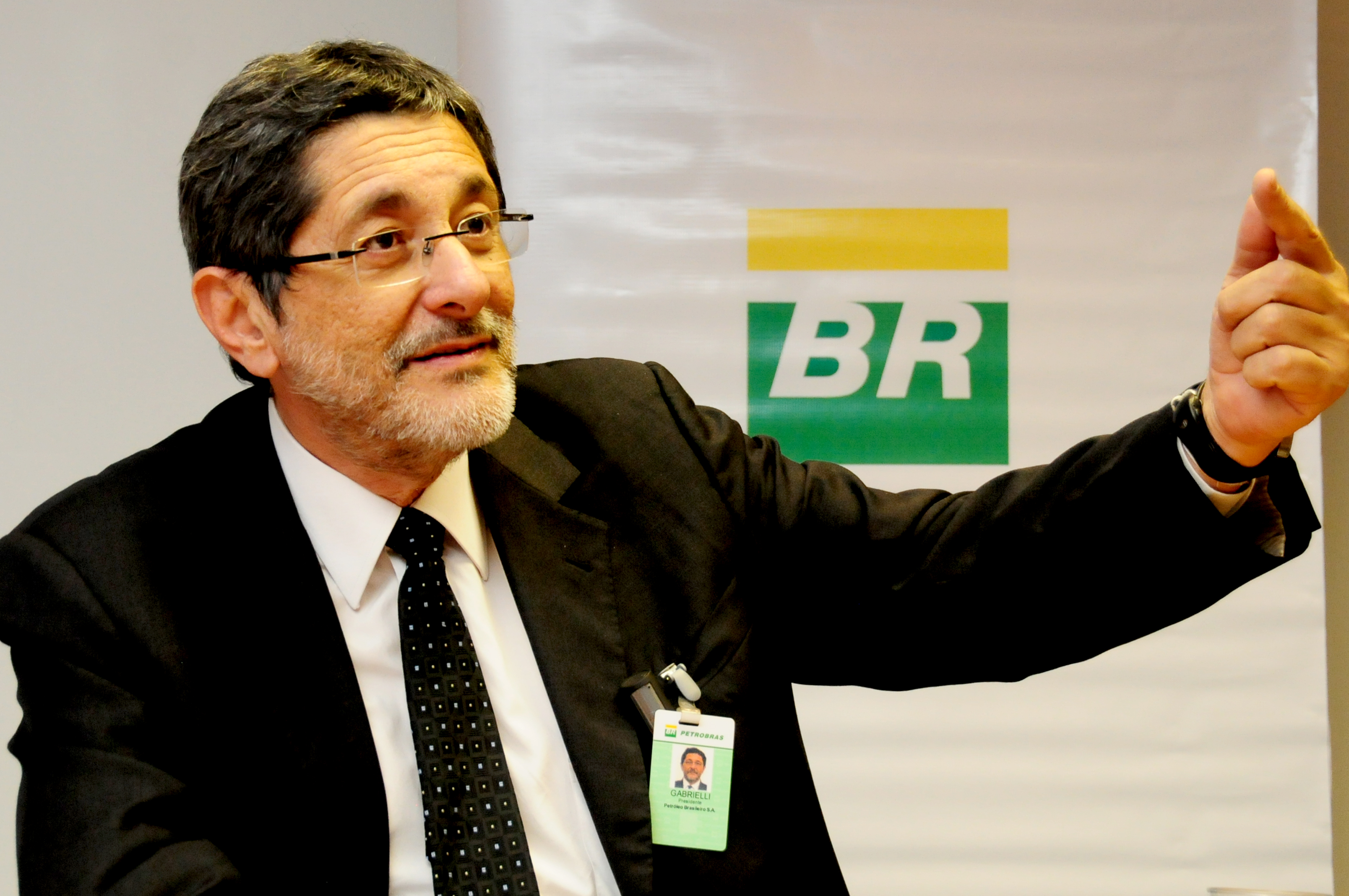 Gabrielli presta depoimento amanhã à CPMI da Petrobras