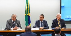 Juristas apresentam sugestões de mudanças na legislação que regula a administração pública