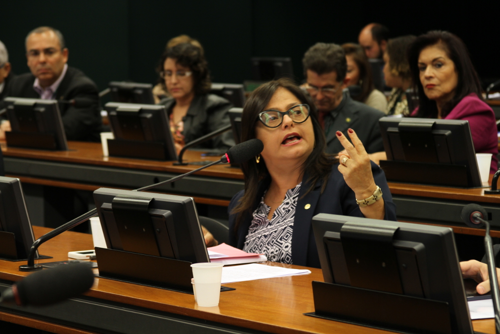 Servidores conquistam regulamentação da negociação coletiva