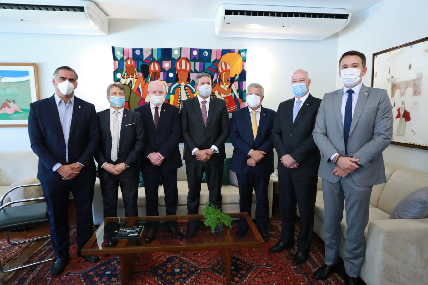 Arthur Lira e deputados discutem a retomada do turismo