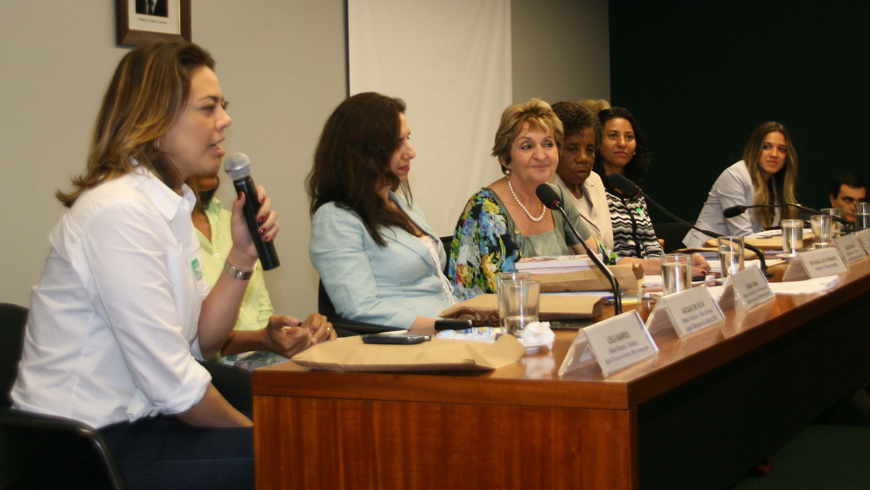 Atletas pedem maior apoio ao esporte feminino