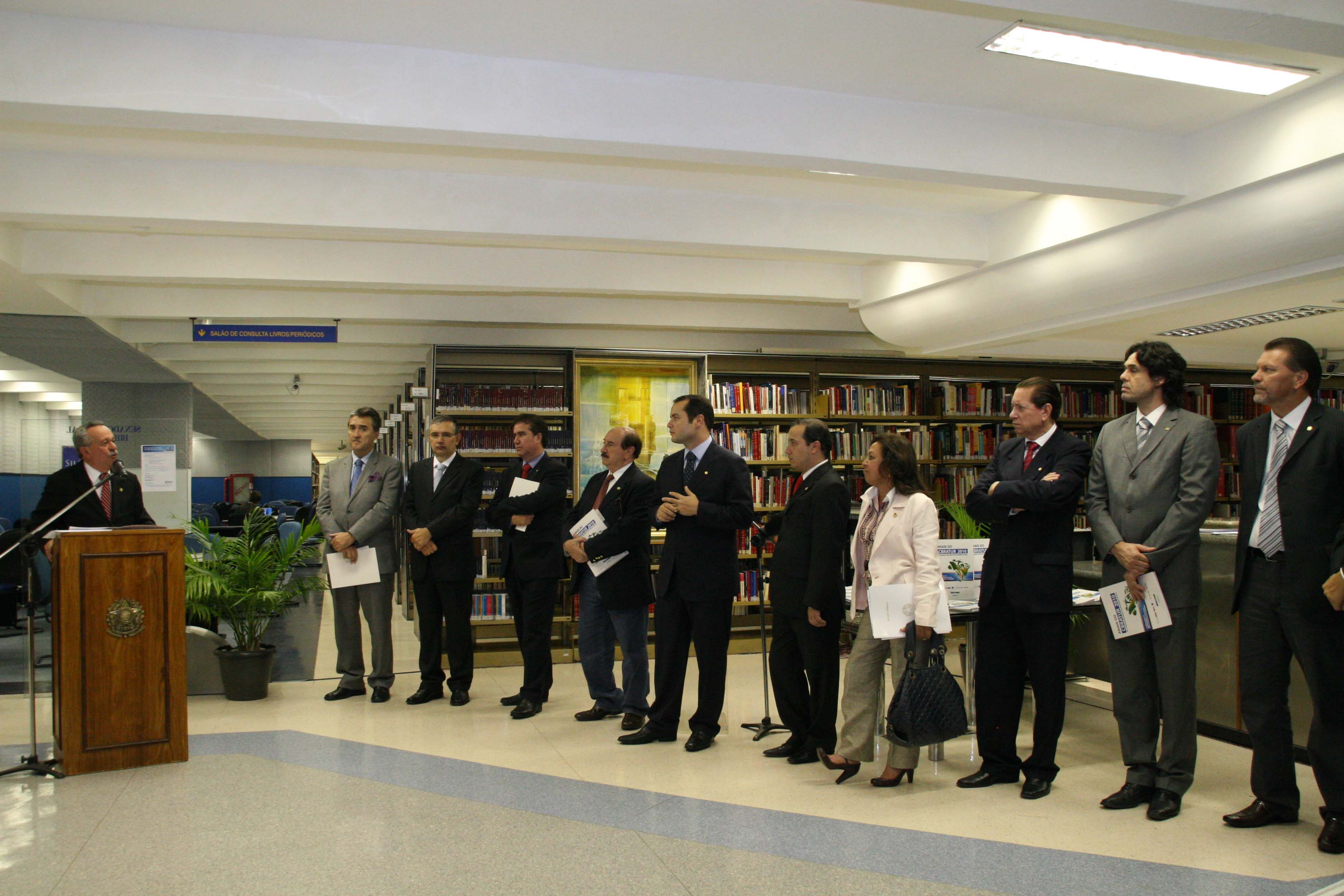 Câmara e Senado lançam Anais do CBRATUR - 2010