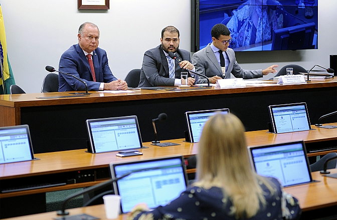 Comissão de Turismo aprova seis requerimentos e três projetos de lei 