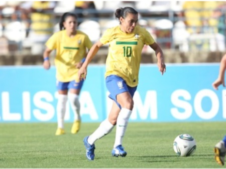 CTD quer ouvir a jogadora Marta e o Ministro do Esporte sobre o futebol feminino