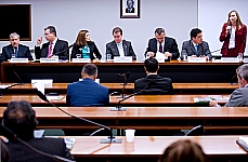 Debatedores criticam impacto do custo Brasil no turismo