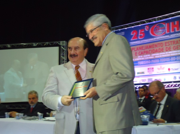 Deputado José Rocha é homenageado no XXV CIHAT