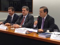 Deputado Valadares Filho assume a presidência da CTD