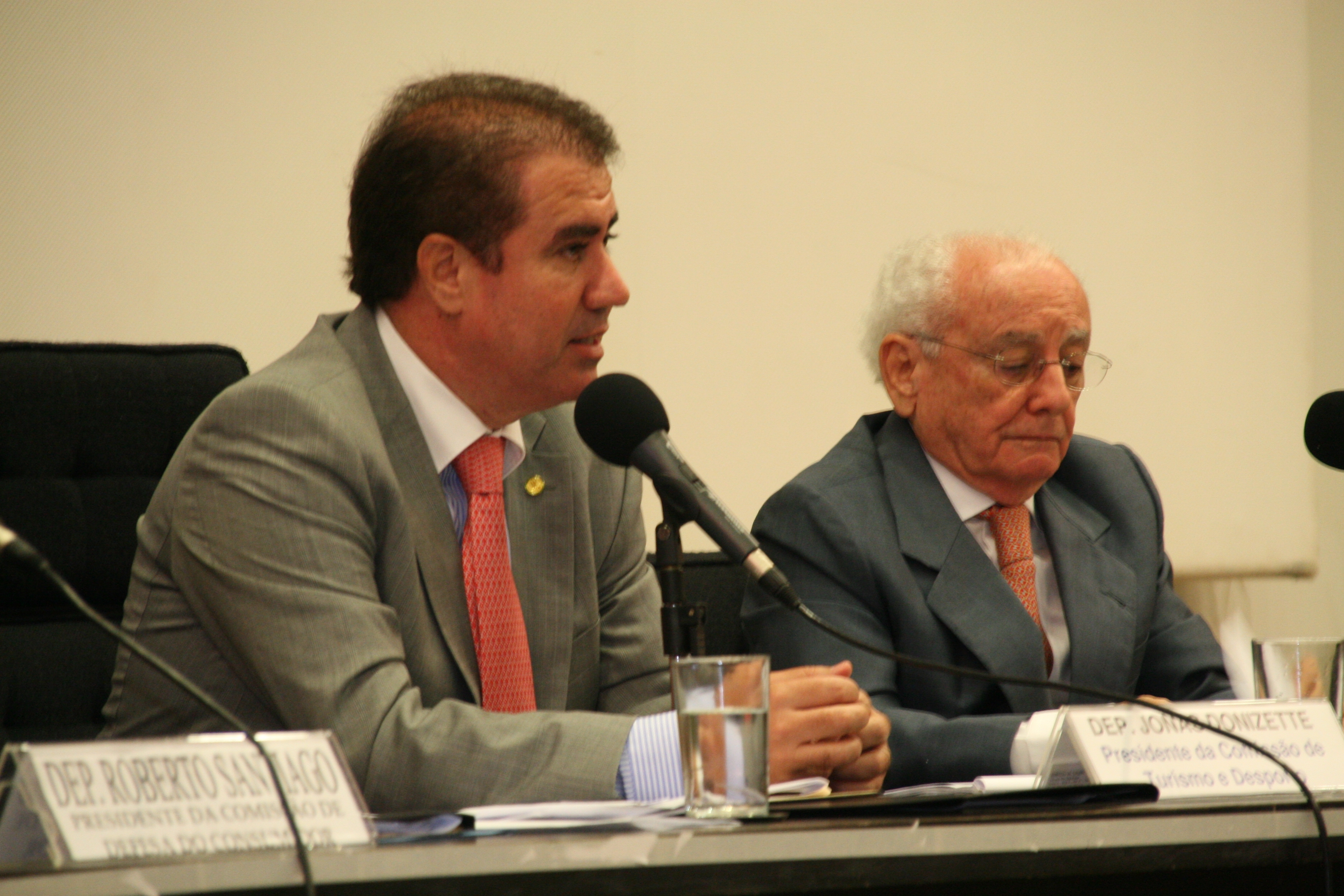 Ministro do Turismo nega que pedirá demissão