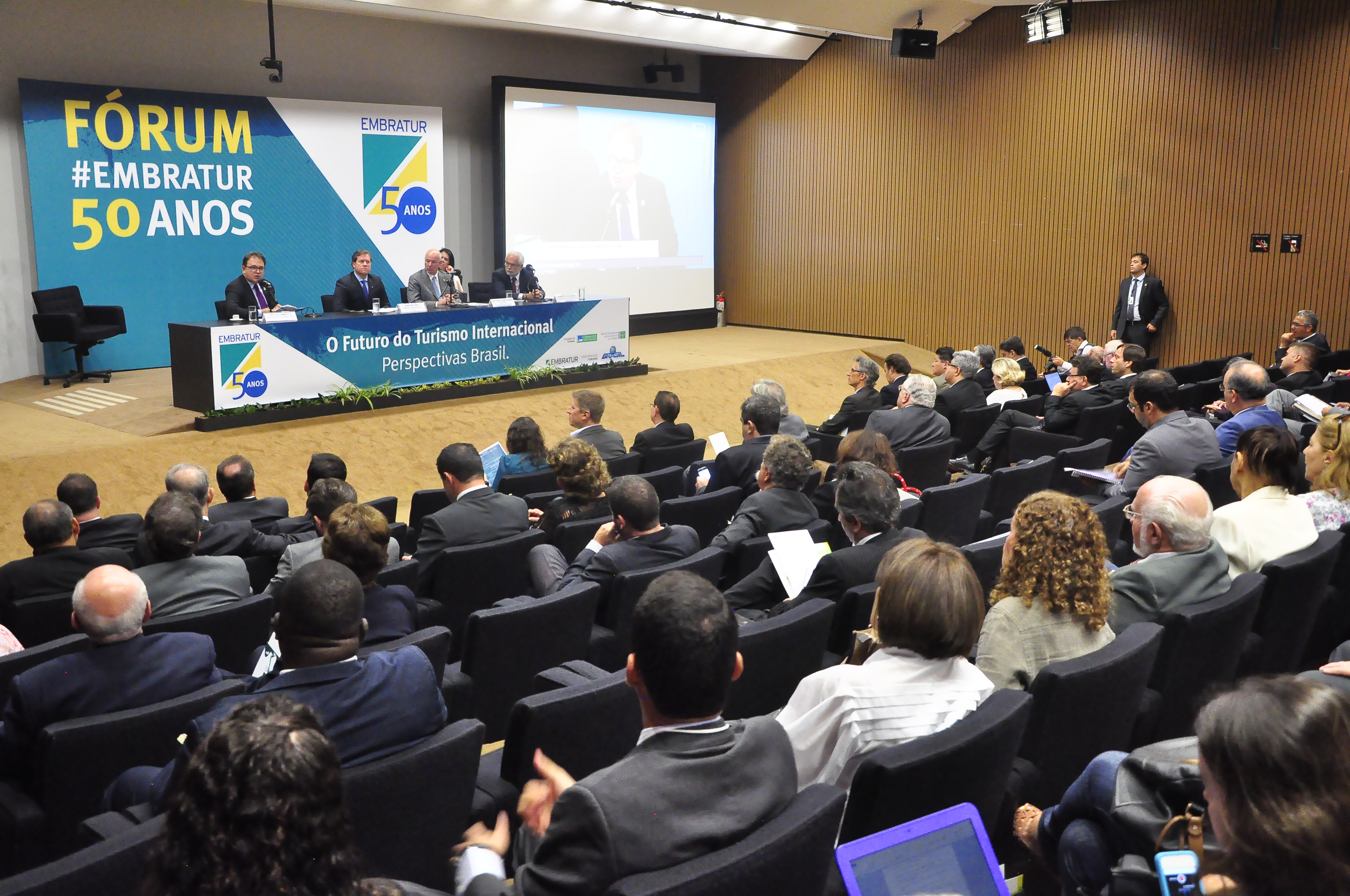 Parlamento comemora cinquentenário da Embratur 