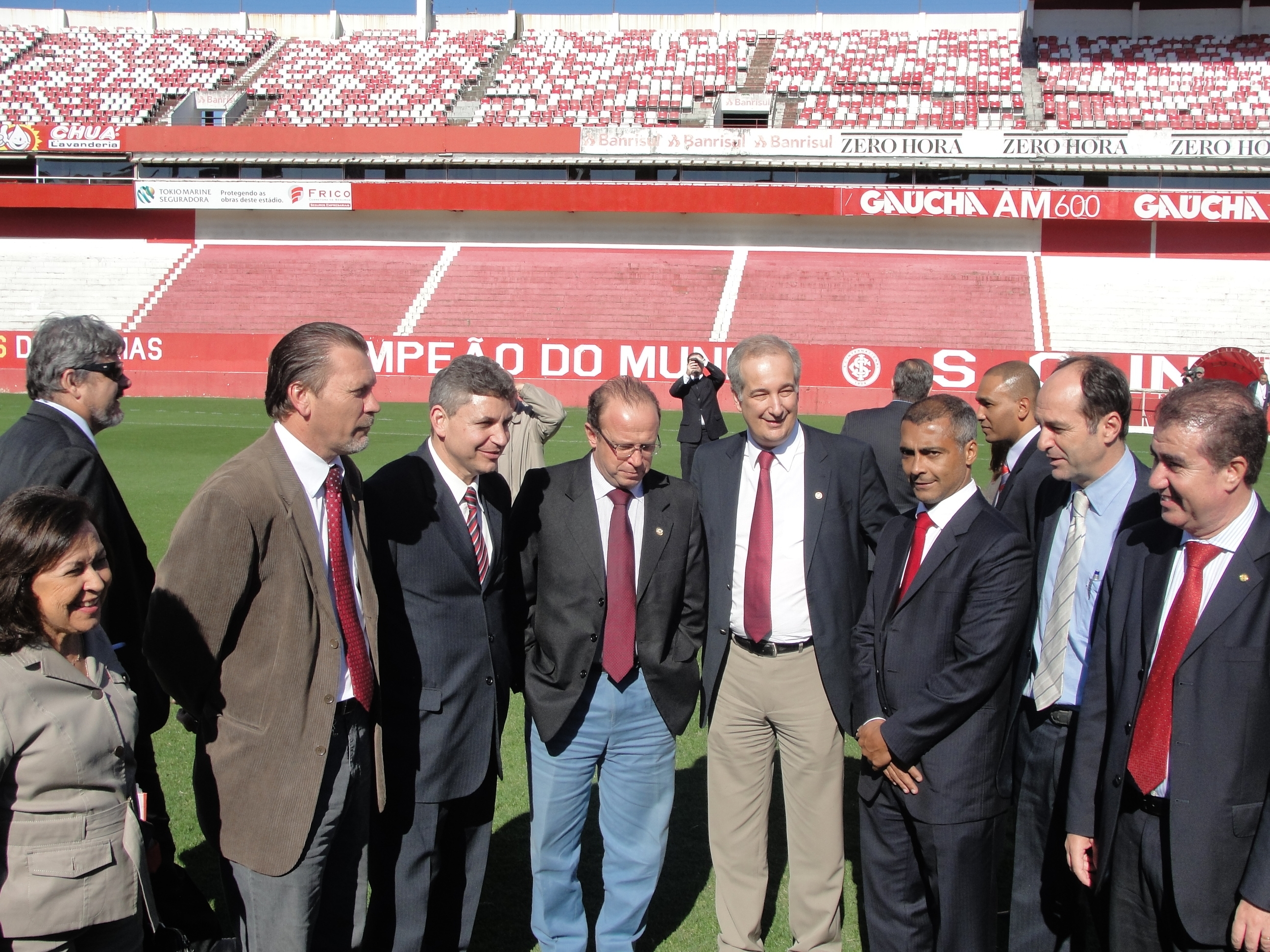 Porto Alegre: Inter e Grêmio disputam por estádio da Copa 2014