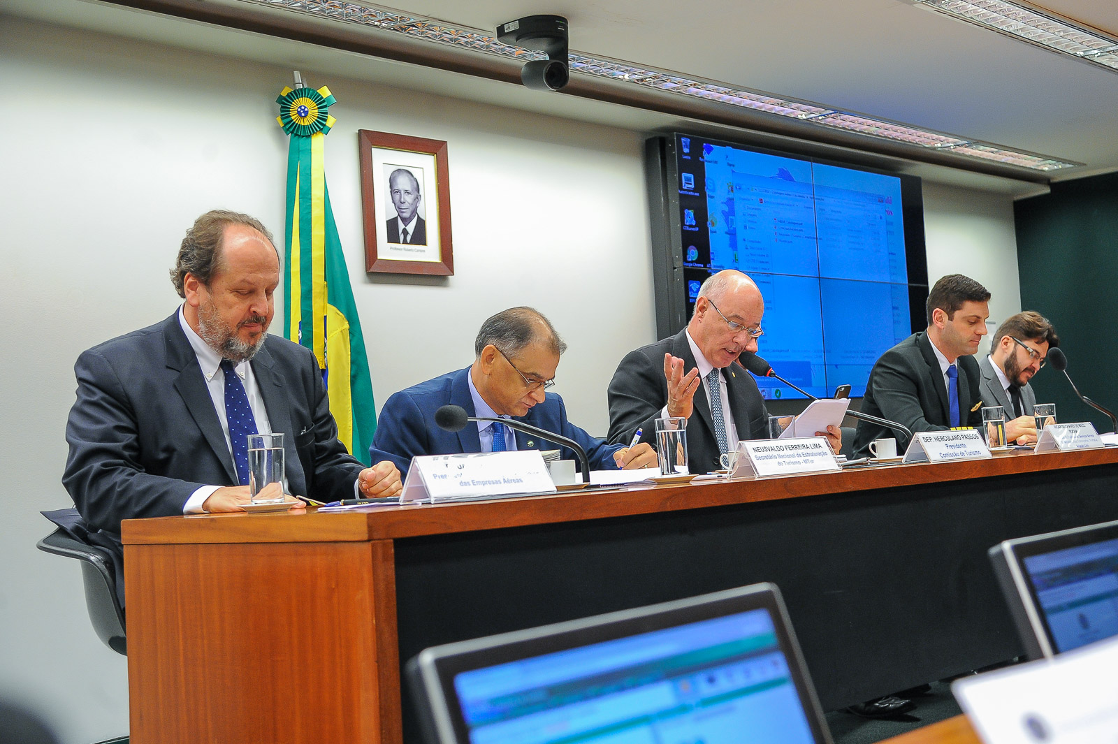 Comissão de Turismo da Câmara debate competitividade da aviação brasileira