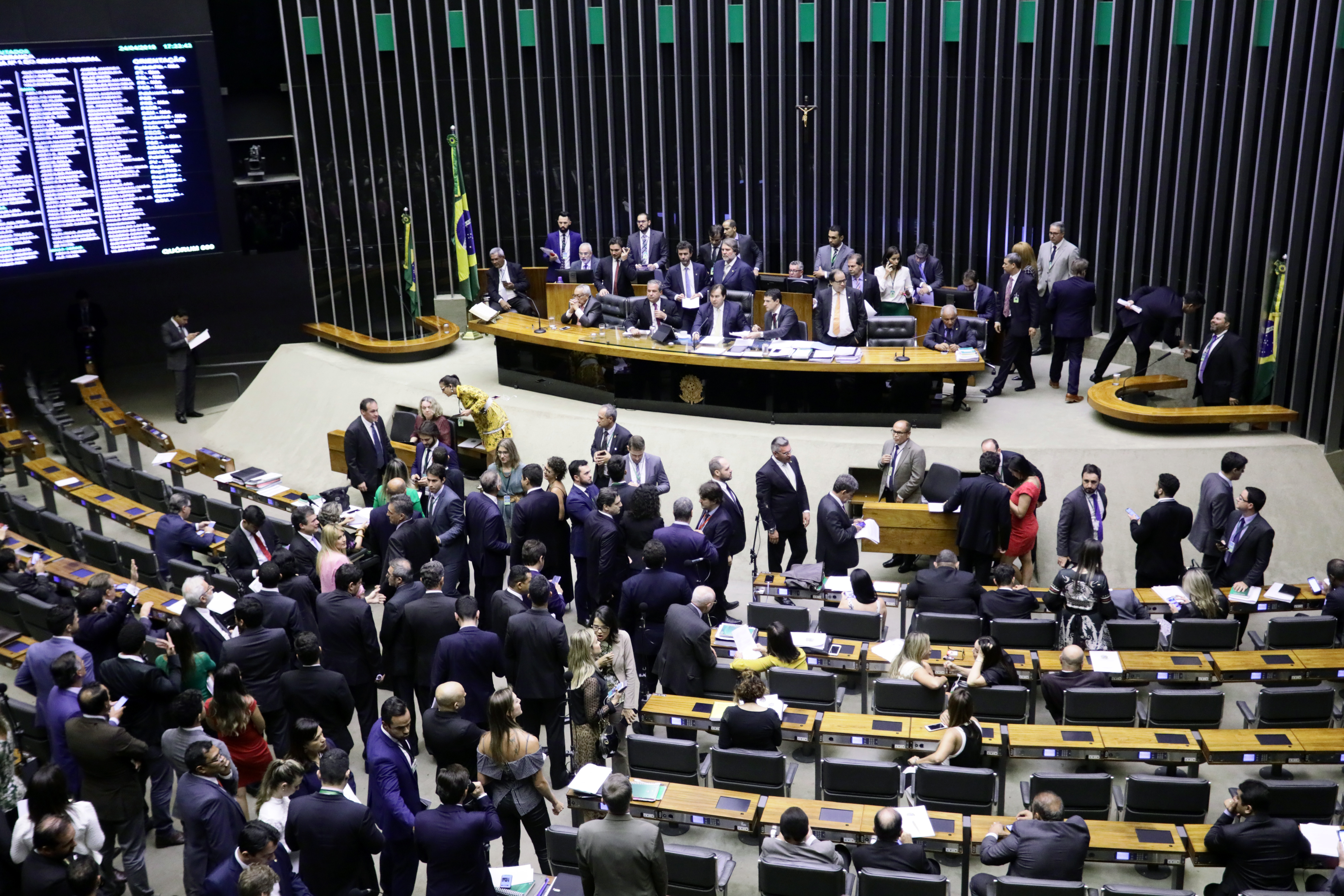 Plenário pode votar MP que cria estatal de navegação aérea NAV Brasil