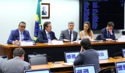 Comissão realiza visita técnica à Colômbia