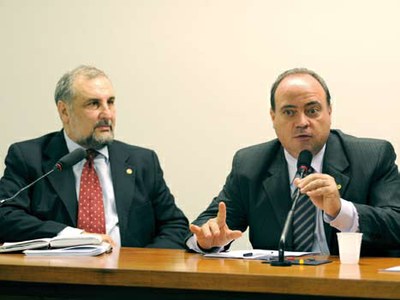 Jorge Lara Castro e Tóffano