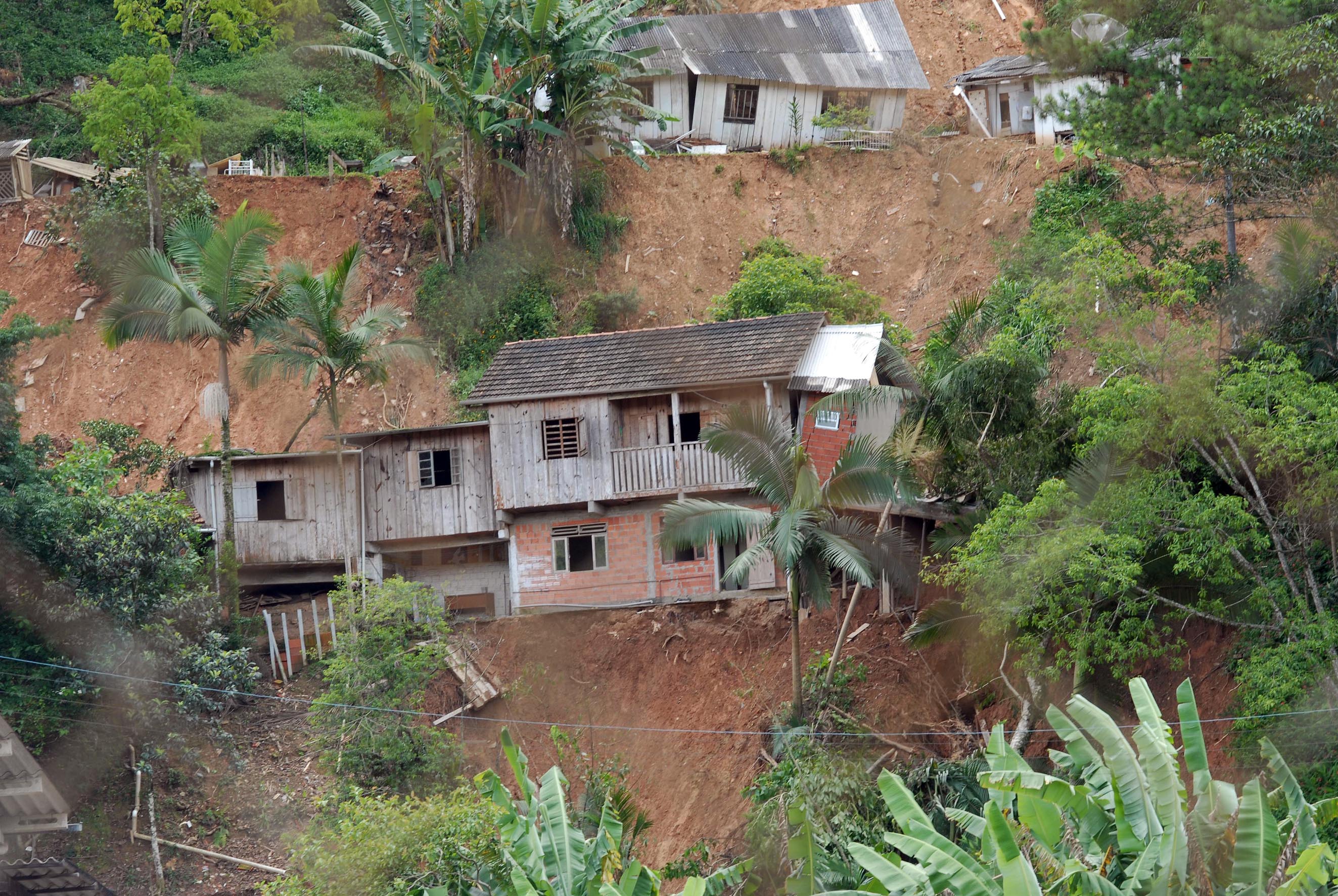 Deslizamento encosta