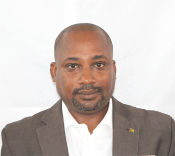 Elísio Teixeira (Presidente)