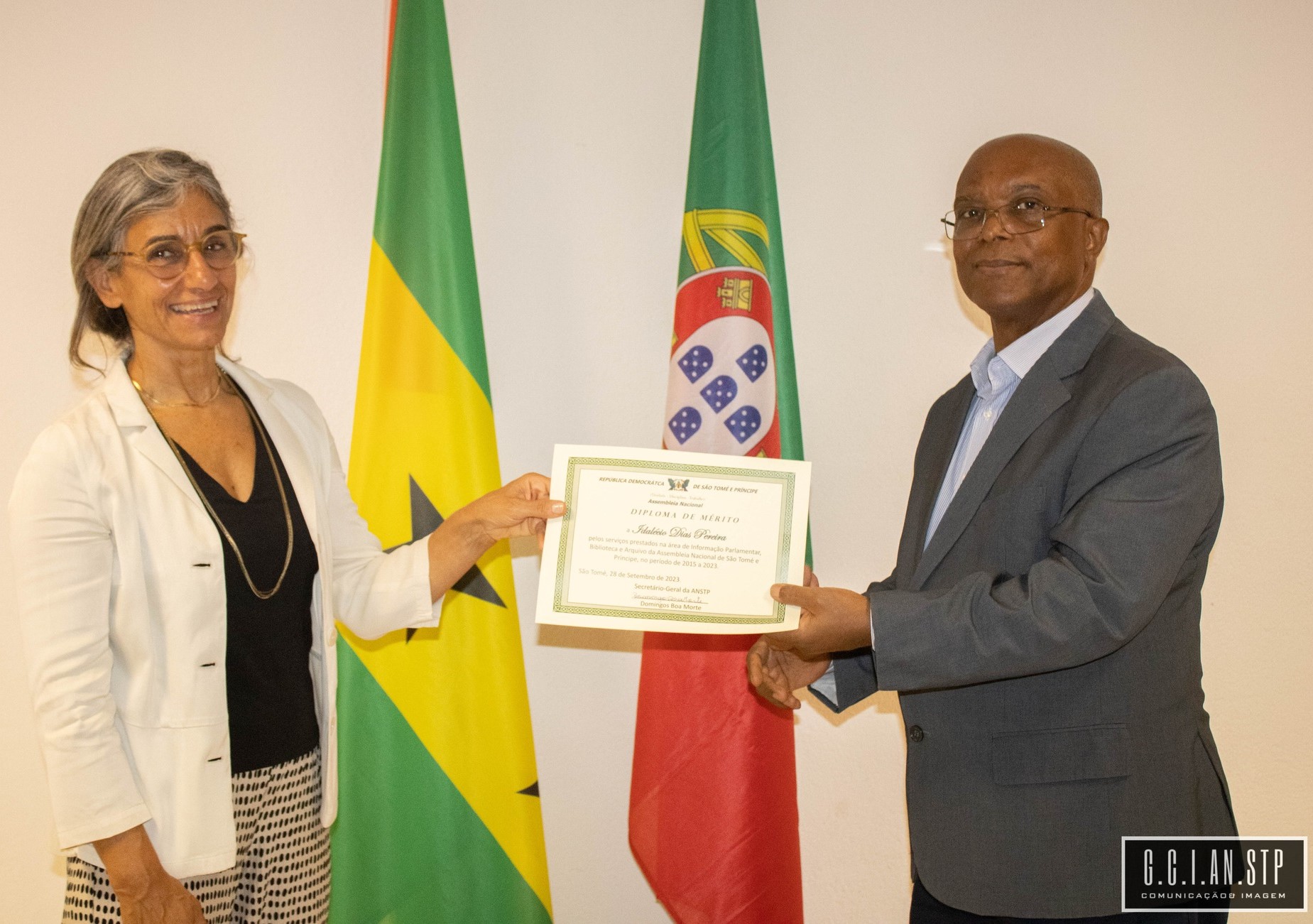 ASSESSOR E CONSULTOR PARLAMENTAR RECEBE DIPLOMA DE MÉRITO.